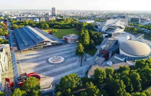 Espace Chapiteaux in Parc de la Villette, a modern event venue for conferences and gatherings.