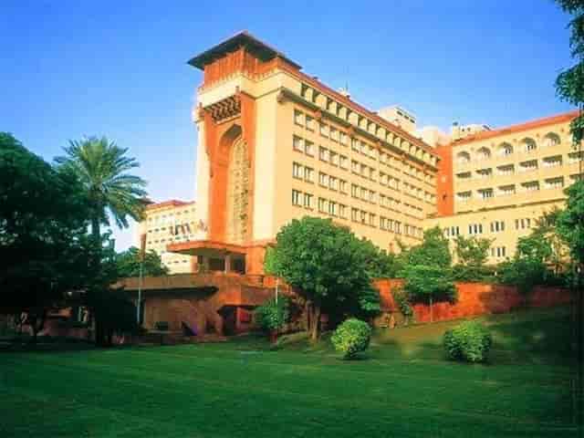 Elegant hotel venue with modern design, ideal for conferences and gala dinners.