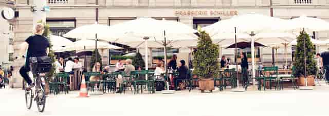 Vibrant outdoor café at Brasserie Schiller, ideal for casual networking events.
