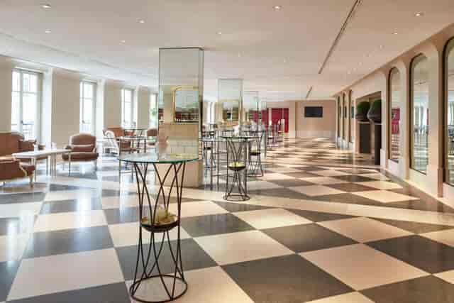 Elegant Ballroom Palaissaal at Hotel Adlon for upscale meetings and receptions.