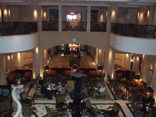 Palais Foyer, Hotel Adlon: elegant hotel lobby for networking events and meetings.