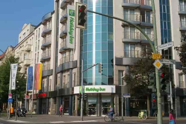 Modern Holiday Inn exterior in Berlin, ideal for corporate events and conferences.
