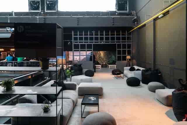 Modern lounge space in Motorwerk Berlin for creative meetings and casual events.