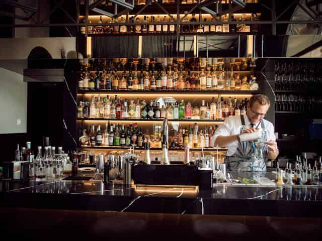 Cocktail bar