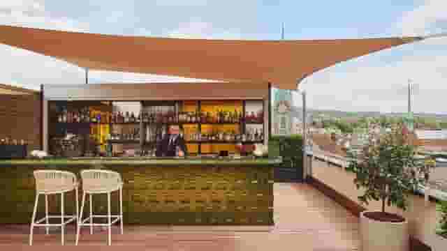 Cocktail bar