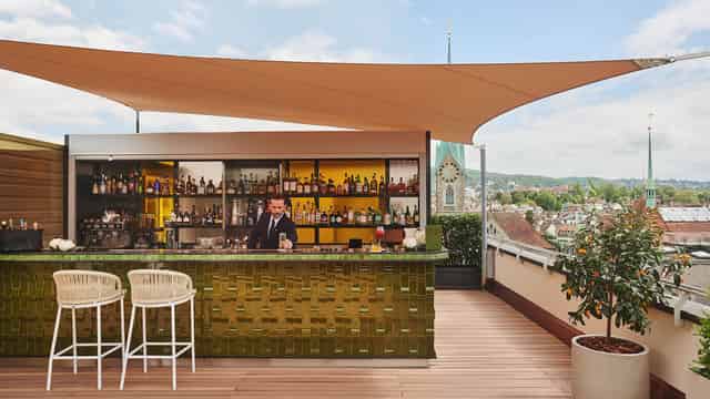 Cocktail bar