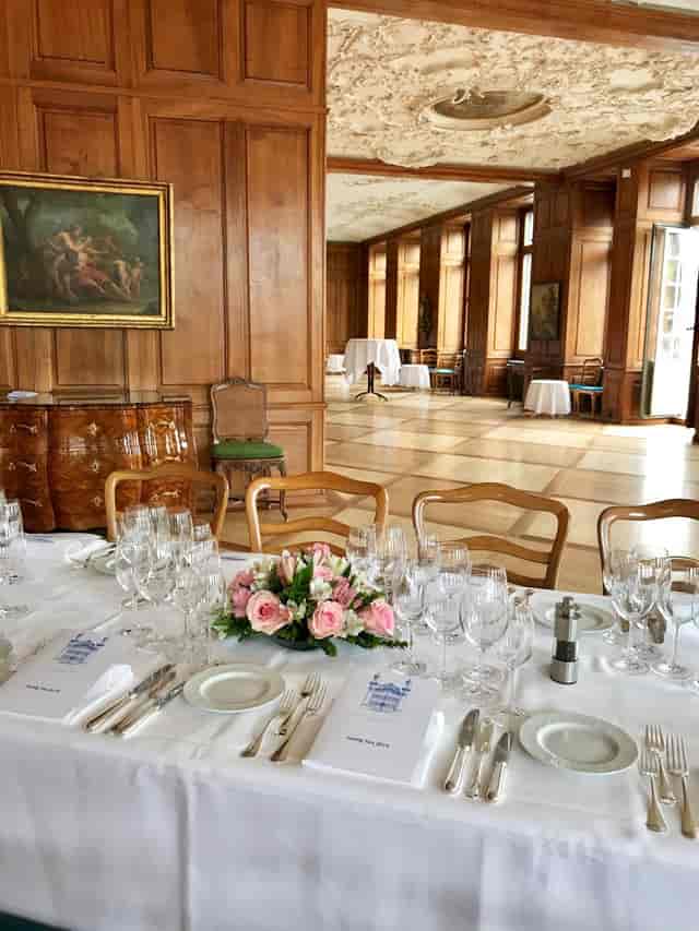 Elegant dining setup in Zunfthaus zur Meisen for intimate gatherings and events.