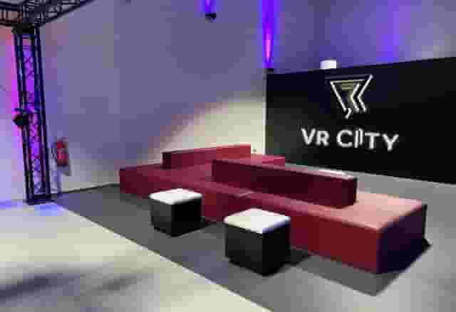 VR Lounge XL