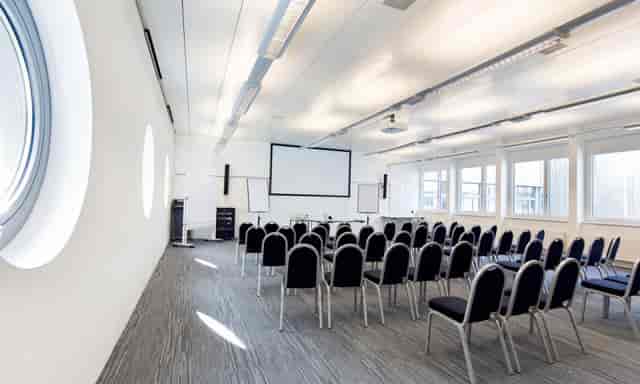 Gigerstübli event space at SEEDAMM PLAZA, ideal for presentations and meetings.