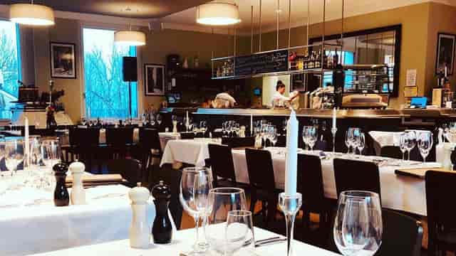 Elegant restaurant setting in AnaMiRa, perfect for corporate dinners and intimate events.