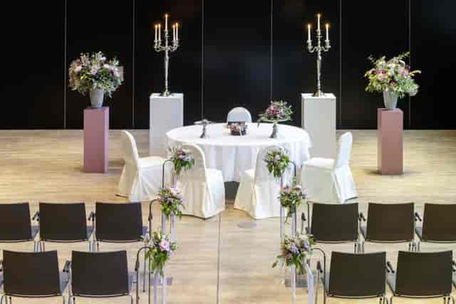 Elegant event space in Hall 36.1, with round table, perfect for weddings or receptions.