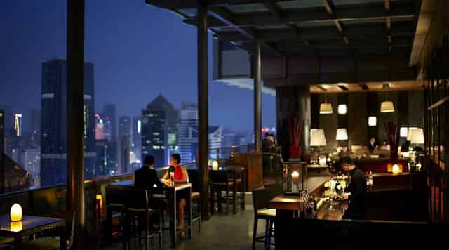 cocktail lounge