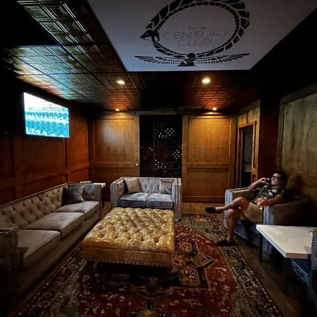 V-Lounge