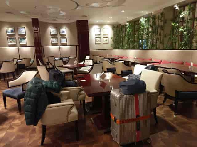 Elegant banquet hall with flexible seating for events at Xingchen Hangdu Hotel, Chengdu.