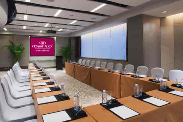 Meeting room at Crowne Plaza Guangzhou for corporate events and conferences.