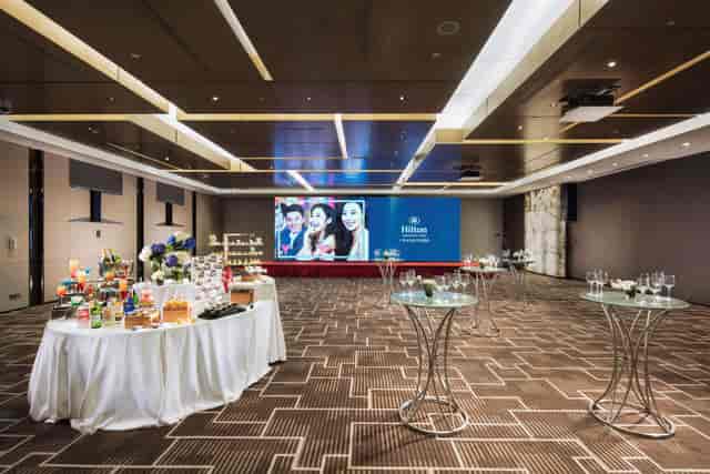HILTON GUANGZHOU TIANHE - FREE SHUTTLE ...