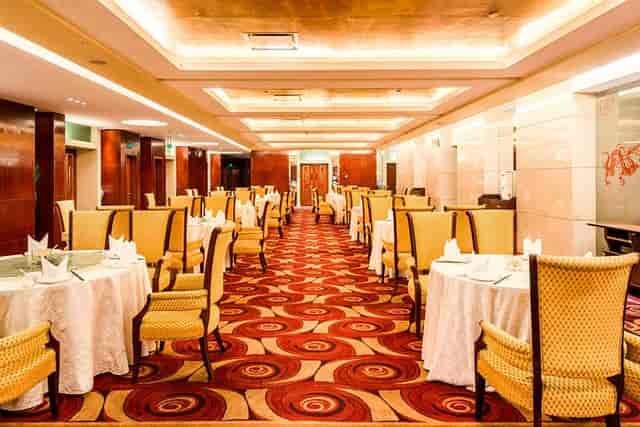 Elegant Grand Ballroom at Pullman Guangzhou for upscale events and gatherings.