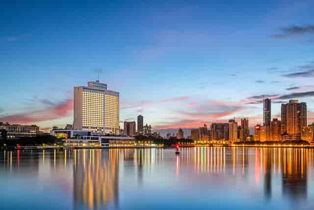 Shamian Room, White Swan Hotel: evening skyline, ideal for networking events and receptions.