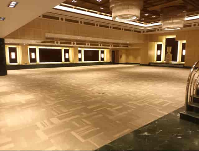 Elegant event venue Auditorio & Castilla, spacious design for conferences and receptions.