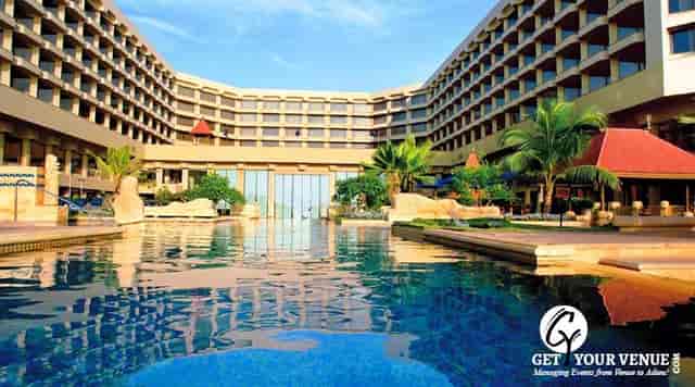 Mahi at JW Marriott Mumbai Juhu: elegant venue for events with luxurious poolside ambiance.