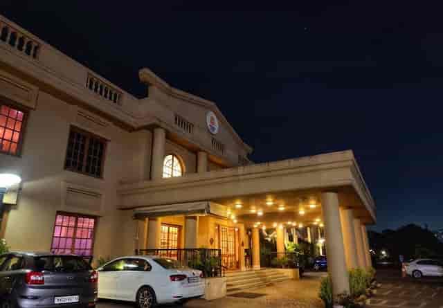 Elegant Senate in The Club venue ideal for formal events with a sophisticated ambiance.