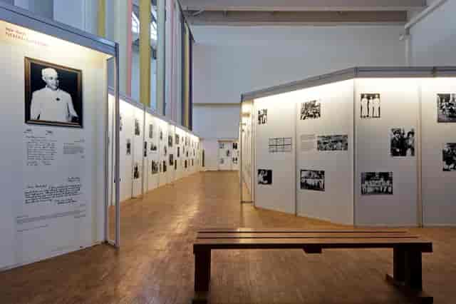 Art Gallery in The Nehru Centre Mumbai, featuring historical exhibits for educational events.