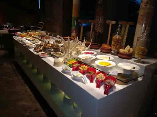 Well-curated buffet at Nook, Aloft Bengaluru for corporate events and networking.
