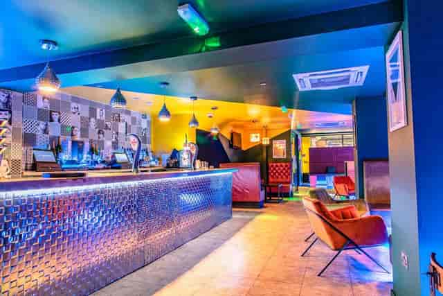 Penthouse Arcadia Loungebar with modern decor, ideal for social events and networking.