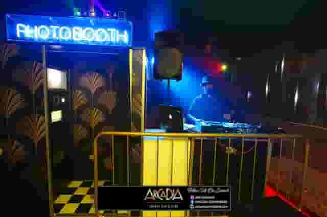Middle Bar