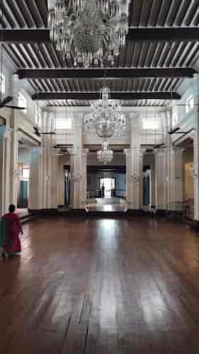Elegant Brigadier Hill Annexe venue with chandeliers, ideal for weddings and corporate events.