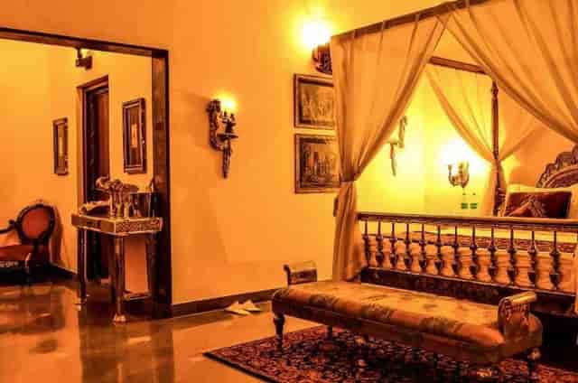 Royal Salute Suite at The Royal Retreat: elegant space for intimate gatherings and events.