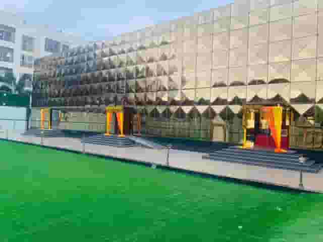 Thee Crystal Palace Banquet Hall