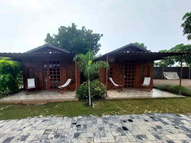 Duplex Restaurant at Nirvana Resort: cozy bungalows for retreats and team-building events.