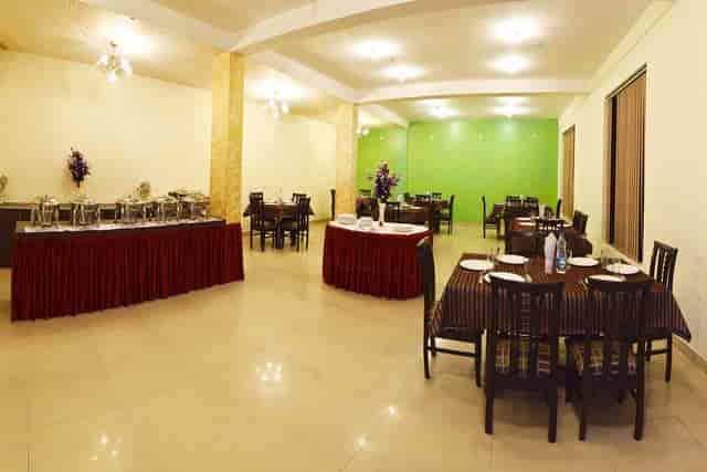 Versatile dining space at Hotel Silver Star, ideal for corporate events and gatherings.