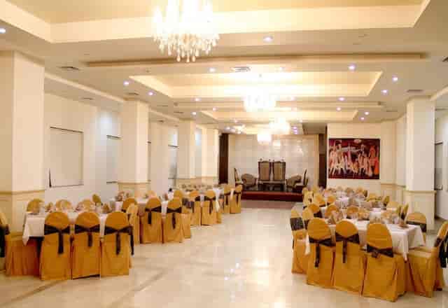 Elegant banquet hall at Shalimar Tower Hotel, perfect for weddings and conferences.