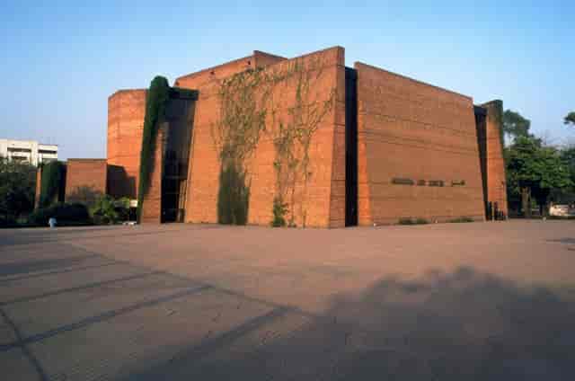 Art gallery in Lahore, featuring modern brick architecture for events and gatherings.