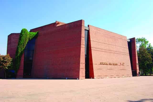Performing arts theater