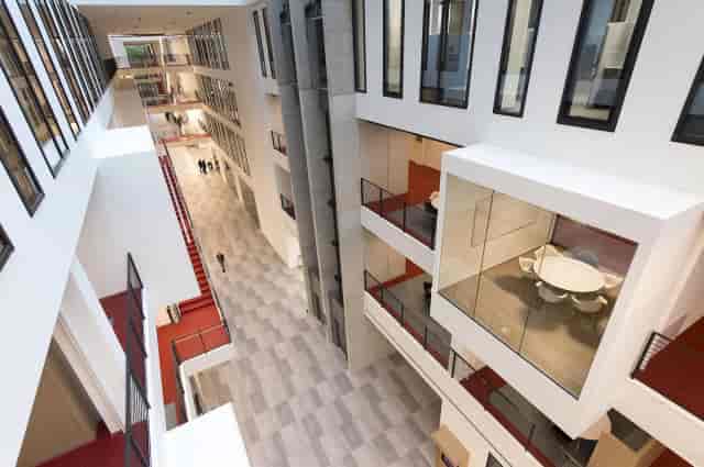 Executive Lounge at Frankfurt School, modern venue for meetings and events.