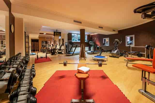 Vivaldi fitness center in Villa Toscana, ideal for wellness retreats and group classes.