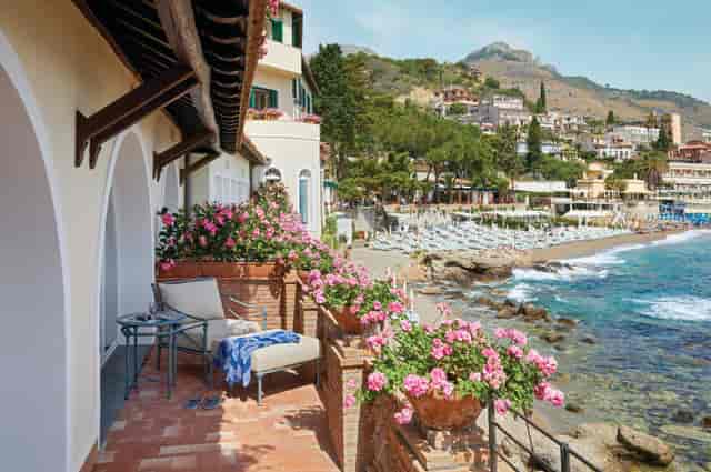 Lido Villeggiatura at Villa Sant'Andrea: seafront venue for retreats and events.