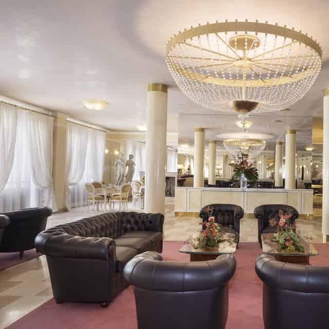 Sala Columns