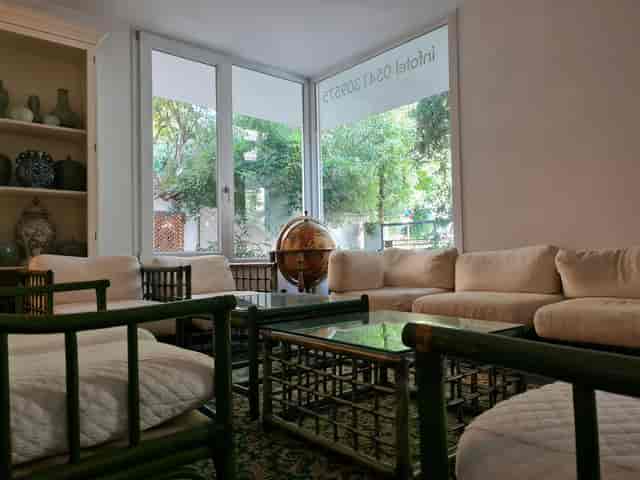 Cozy lounge in Villa Dei Gelsomini for networking events and casual meetings.