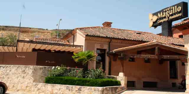 Charming rustic restaurant in Venta Magullo, ideal for events and receptions.