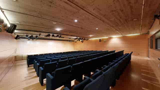 Modern auditorium with tiered seating for events and conferences in La Casa Encendida.