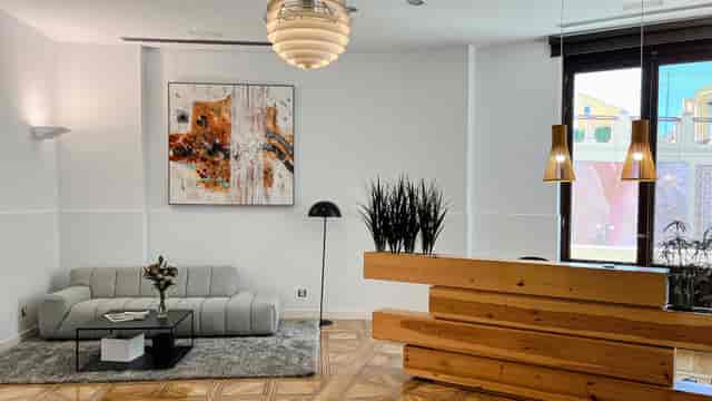 Modern reception area at Trocadero Gran Vía, perfect for corporate events and meetings.