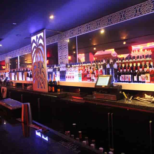 Brunch restaurant bar at Il Bastardo, perfect for networking and celebrations.