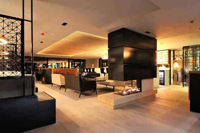 HQ Lounge