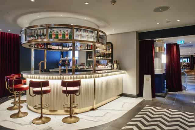 Cocktail bar