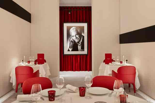 Elegant dining space at Fouquet's Abu Dhabi for intimate events and corporate dinners.