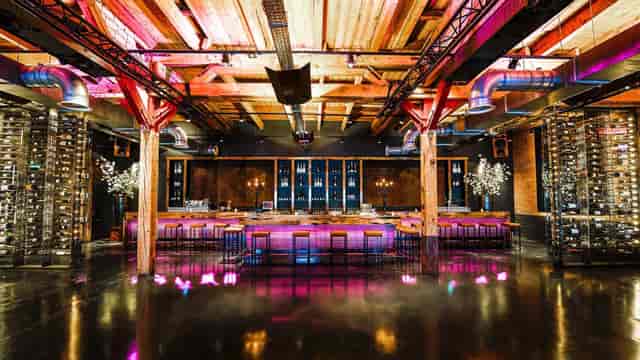 THC restaurant + bar in Amsterdam Zuid, modern design for events, networking, and gatherings.